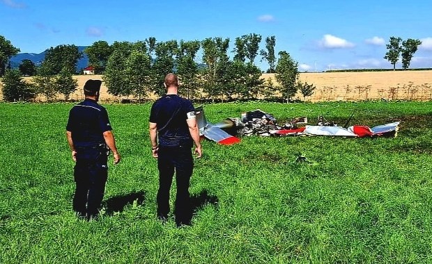 ​Śmierć dwóch mężczyzn po katastrofie samolotu. Prokuratura w Żywcu bada przyczyny
