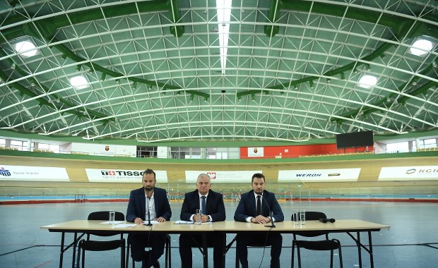 Śmierć kliniczna PZKol. Związek chce sprzedać tor w Pruszkowie