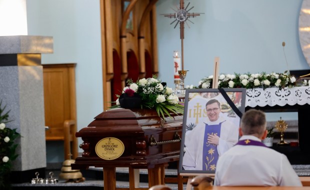 "Śmierć ks. Grzegorza nie może w nas budzić nienawiści". Pogrzeb proboszcza z Kłobucka