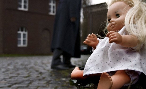 Śmierć małej Julii. Po brutalnym pobiciu są zarzuty dla konkubenta matki