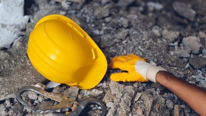 Śmierć na budowie. Mężczyznę przygniotła granitowa płyta