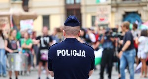 Śmierć podczas interwencji policji na Żoliborzu. Mężczyzna spadł z trzeciego piętra