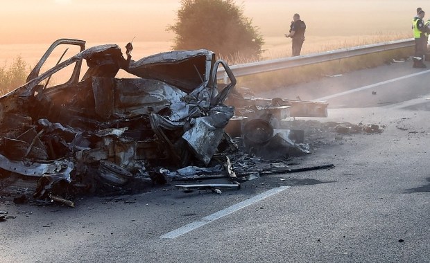 Śmierć polskiego kierowcy w Calais. Imigranci nie usłyszeli zarzutów. Twierdzą, że nie mają 16 lat