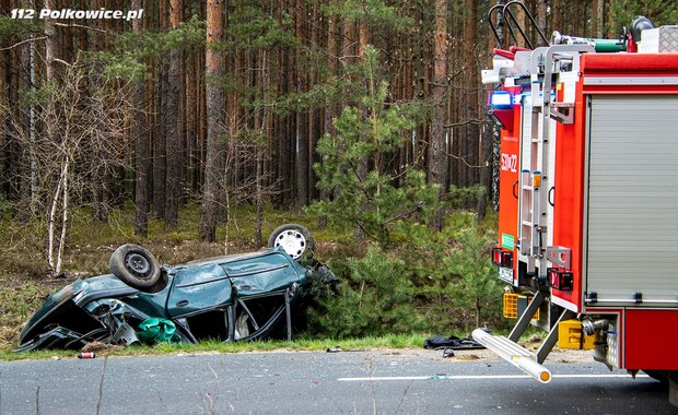 Śmiertelny wypadek koło Polkowic. Zginął 26-letni kierowca, są ranni