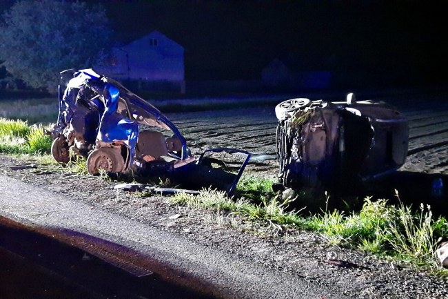 Śmiertelny wypadek na DK 50 /OSP KSRG Młodzieszyn /PAP