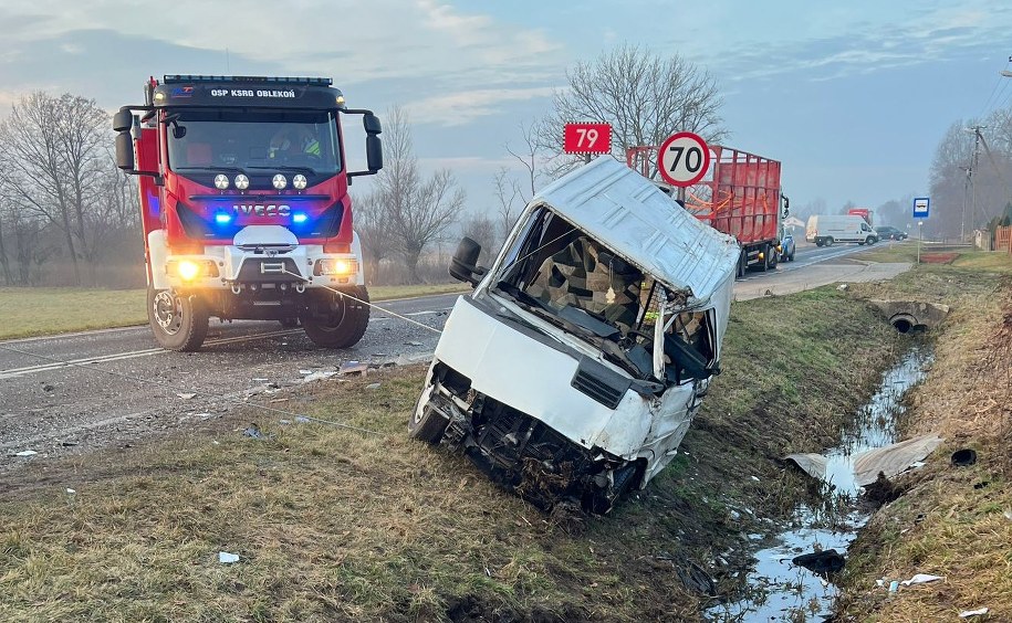Śmiertelny wypadek na drodze w powiecie buskim /KW PSP Kielce /Państwowa Straż Pożarna
