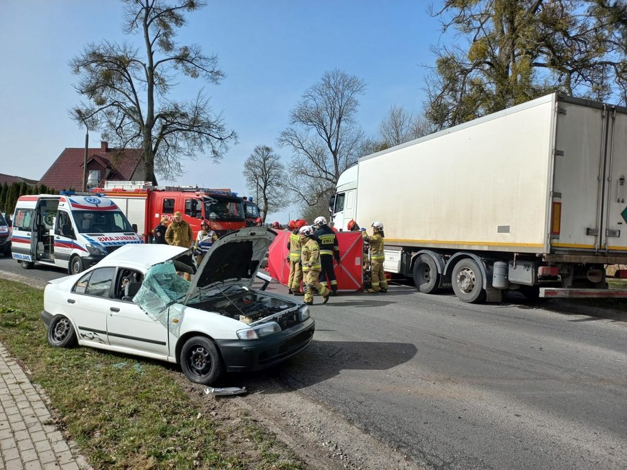 Śmiertelny wypadek na dw nr 519 /Komenda Wojewódzka PSP w Olsztynie /