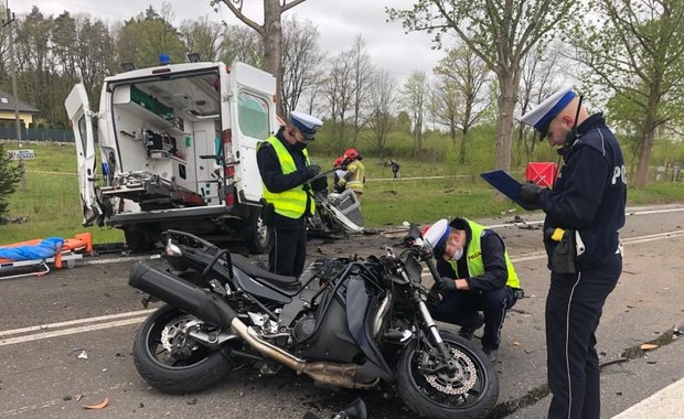 Śmiertelny wypadek na Pomorzu. 2 osoby nie żyją, 4 ranne