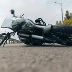 Śmiertelny wypadek na Śląsku. Motocyklista uderzył w barierki