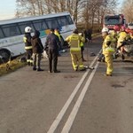 Śmiertelny wypadek osobówki z autobusem, którym podróżowały przedszkolaki 