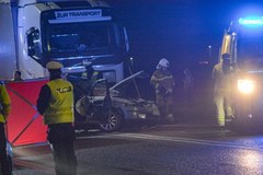 Śmiertelny wypadek w Karczowie. Auto zderzyło się z ciężarówką 