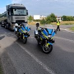 Śmiertelny wypadek w Osjakowie. 27-latek wjechał rowerem pod ciężarówkę