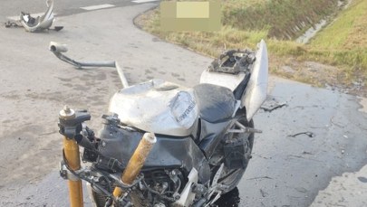 Śmiertelny wypadek w Płusach. Motocyklista zginął na miejscu
