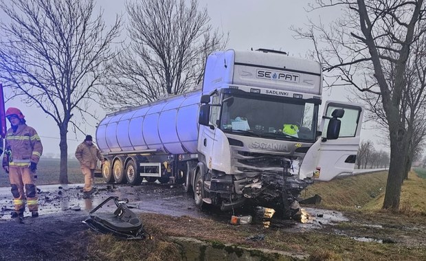 Śmiertelny wypadek w Pomorskiem. Osobówka zderzyła się z ciężarówką 