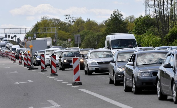 Śmiertelny wypadek w potężnym korku do granicy z Niemcami