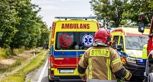 Śmiertelny wypadek w Świdnicy. Dachował samochód osobowy