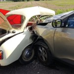 Śmiertelny wypadek w zabytkowej Syrenie. Kierowca i pasażer nie mieli szans