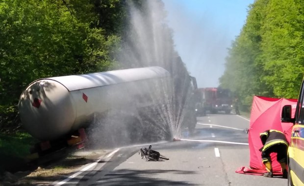 ​Śmiertelny wypadek w Zosinie. Nie żyje rowerzysta potrącony przez cysternę