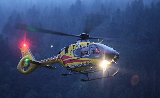 Śmigłowce wojska i LPR-u gotowe do ewakuacji pacjentów ze Śląska