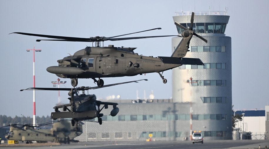 Śmigłowiec armii Stanów Zjednoczonych na lotnisku w podrzeszowskiej Jasionce /Darek Delmanowicz /PAP