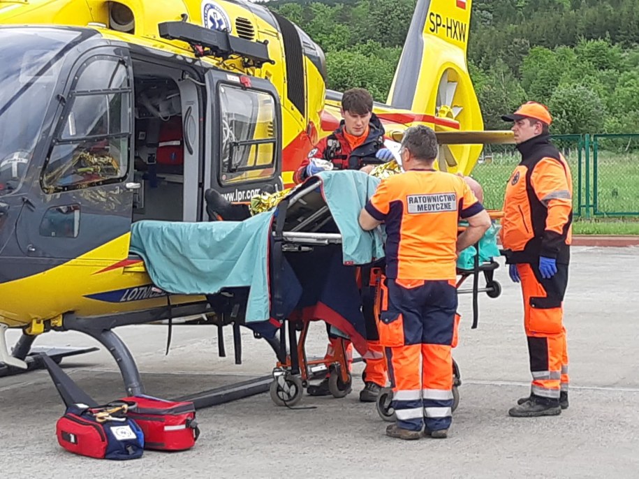 Śmigłowiec LPR przetransportował mężczyznę do szpitala /foto. bieszczadzki.strazgraniczna.pl /