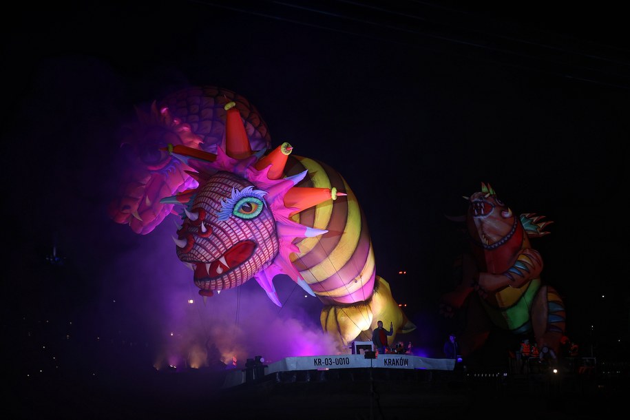 Smocze widowisko na Wiśle w Krakowie /	Łukasz Gągulski /PAP