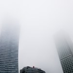 Smog dusi Polskę. W okolicach Warszawy: 1400 procent normy