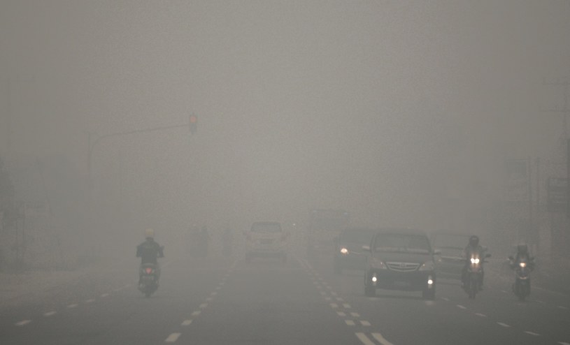 Smog może doprowadzić do sytuacji kryzysowej, na zdj. miasto Palangkaraya w Indonezji / Bay ISMOYO  /AFP