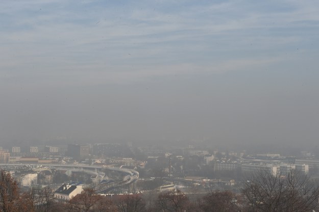 Smog nad Krakowem /	Jacek Bednarczyk   /PAP