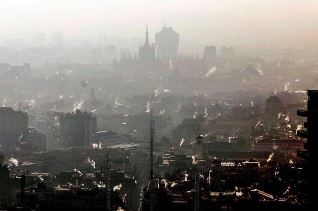 Smog nad Mediolanem, zdj. ze stycznia tego roku /MOURAD BALTI TOUATI /PAP/EPA