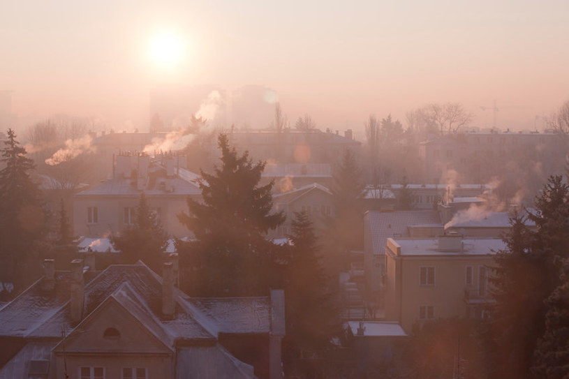 Smog to jeden z problemów, z którym boryka się większość mieszkańców Polski /123RF/PICSEL