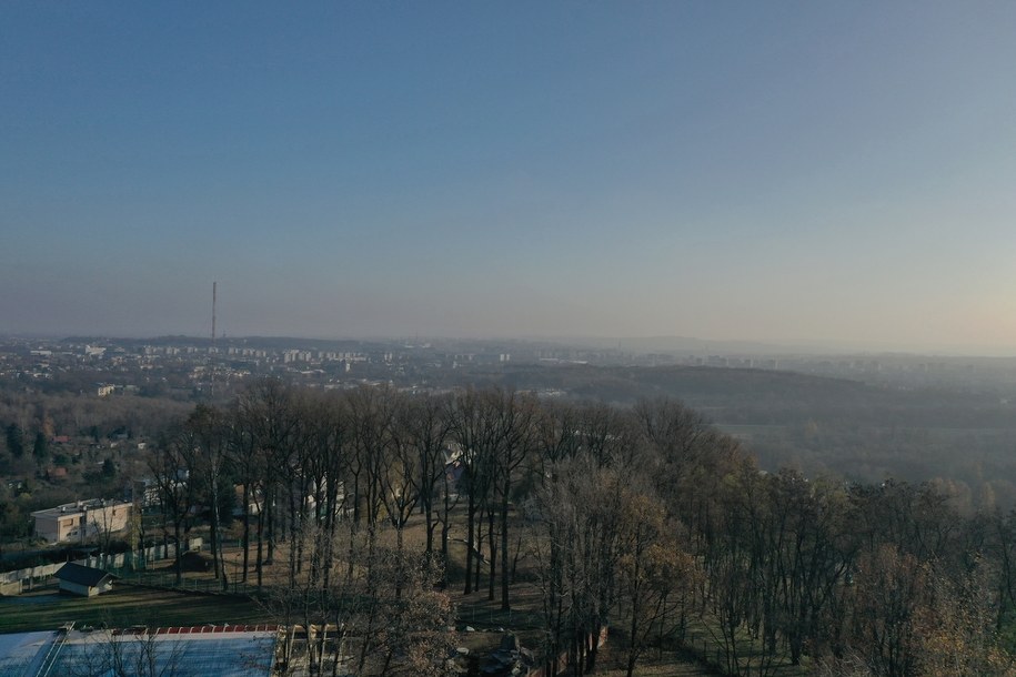 Smog dusi Małopolskę. Darmowa komunikacja w Krakowie