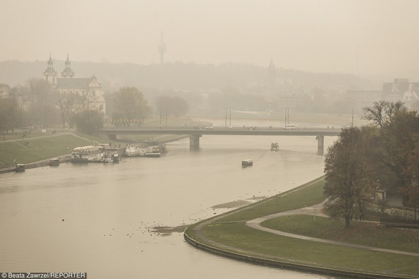 Smog w Krakowie /Beata Zawrzel/REPORTER /East News