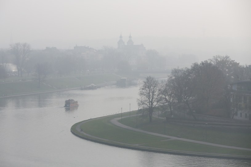 Smog w Krakowie /Beata Zawrzel /Reporter