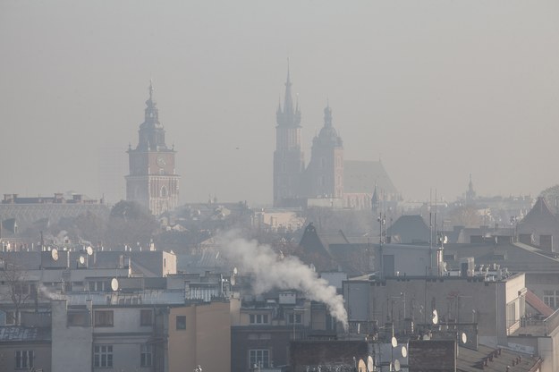 Smog w Krakowie /shutterstock /Shutterstock