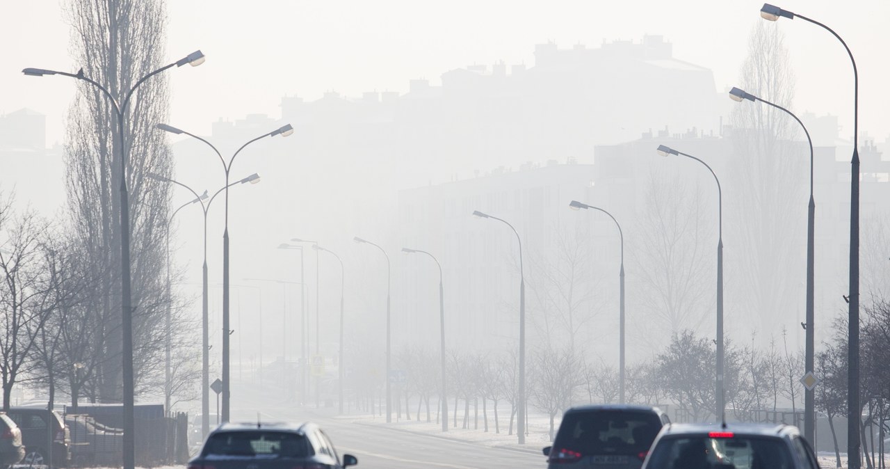 Smog w Warszawie /Andrzej Hulimka  /Reporter