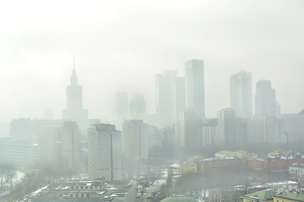 Smog w Warszawie /Shutterstock
