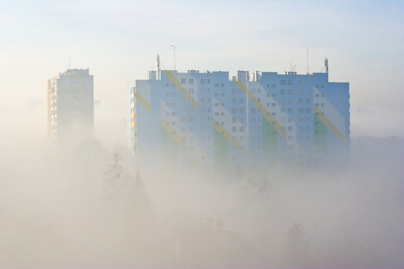 Smog zagraża życiu i zdrowiu Polaków - jak się przed nim bronić? /123RF/PICSEL
