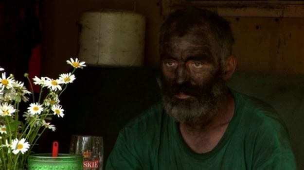 "Smolarze" to opowieść o wypalaczach węgla drzewnego /Film Polski