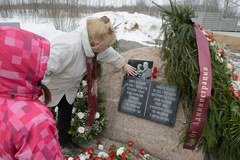 Smoleńsk: Kwiaty w miejscu katastrofy polskiego TU-154M