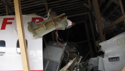 Smoleńsk: Polscy eksperci rozpoczęli mierzenie wraku tupolewa