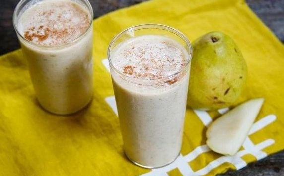 Smoothie gruszkowo owsiane /© Photogenica