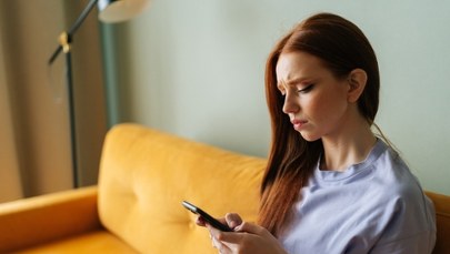 SMS od kuriera albo banku? Nie daj się złapać w pułapkę oszustów