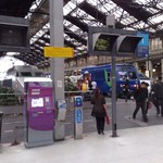 SMS-y zapobiegły chaosowi na francuskich dworcach