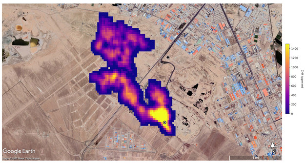 Smuga metanu, która ma długość prawie 5 km, zlokalizowana na południe od Teheranu w Iranie. /NASA