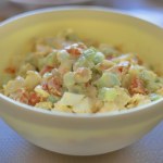 sałatki Śniadaniowa sałatka pełna białka i zdrowych tłuszczów. To tylko kilka składników