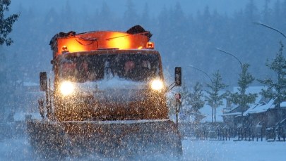 Śnieg i błoto pośniegowe. Kierowcy narzekają na warunki na drogach
