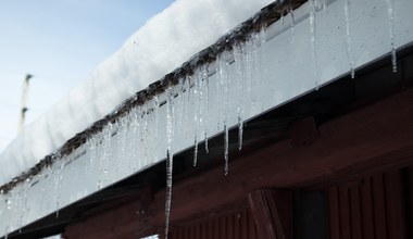 ​Śnieg i sople na dachu. Sprawdź, czy musisz je usuwać?