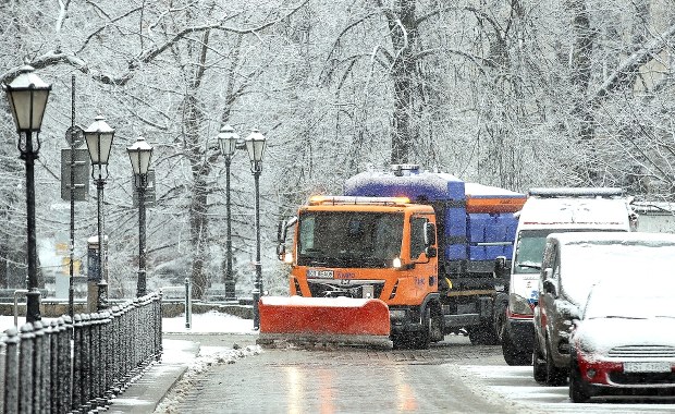 Śnieg komplikuje pracę krakowskiego MPK. Niektóre autobusy nie wyjechały w trasę 
