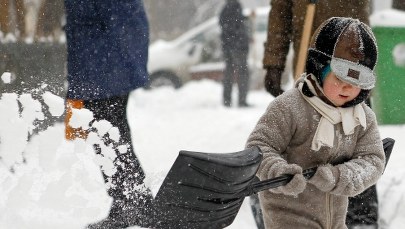 Śnieg paraliżuje kraj. Wojsko wkracza do akcji 